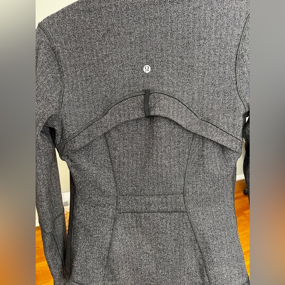 Lululemon Define - Picture 5 of 13